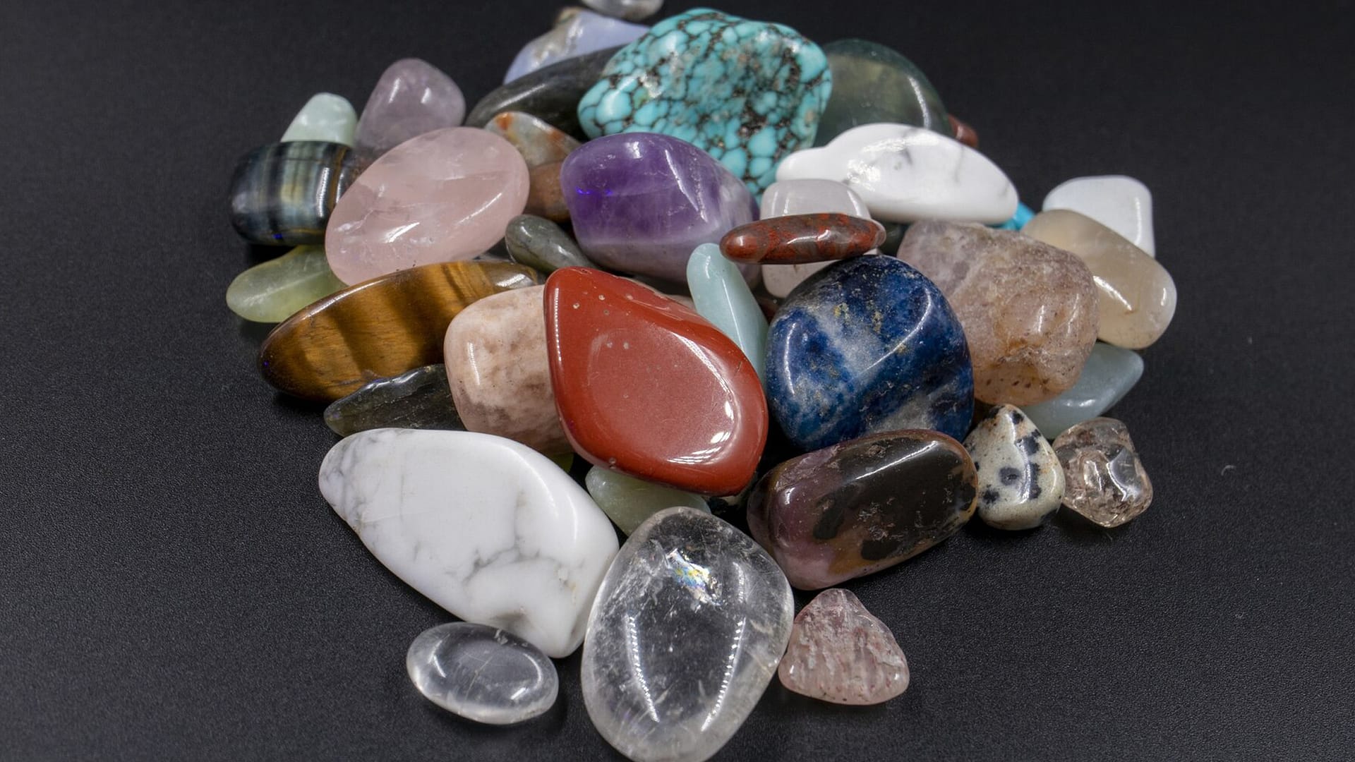 Lucky Gemstones for all rashi